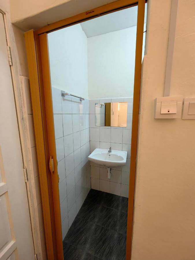 Ww Hostel 22A Private Shower George Town Dış mekan fotoğraf